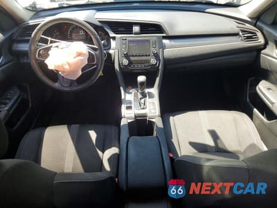 Zdjęcie 8 z 12 samochodu: 2018 HONDA CIVIC LX VIN:2HGFC2F54JH513511 - miniatura