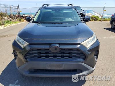 Piąte zdjęcie samochodu w środku: 2019 TOYOTA RAV4 XLE VIN:2T3P1RFV1KW050858 - miniatura