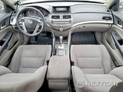 Zdjęcie 8 z 13 samochodu: 2012 HONDA ACCORD VIN:1HGCP2F37CA019716 - miniatura
