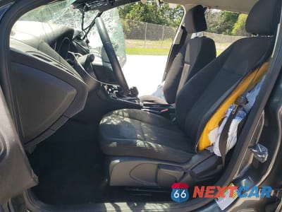 Zdjęcie 7 z 12 samochodu: 2017 FORD FOCUS SE VIN:1FADP3F23HL235029 - miniatura