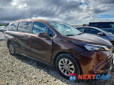 Czwarte zdjęcie samochodu z boku: 2022 TOYOTA SIENNA LE VIN:5TDKRKEC5NS094619 - miniatura