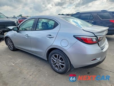 Drugie zdjęcie samochodu z przodu: 2020 TOYOTA YARIS LE VIN:3MYDLBYV1LY708368 - miniatura
