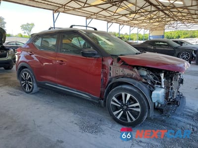 Czwarte zdjęcie samochodu z boku: 2019 NISSAN KICKS SR VIN:3N1CP5CUXKL561593 - miniatura