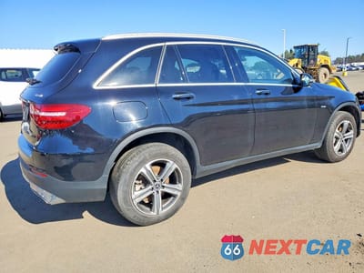 Trzecie zdjęcie samochodu z tyłu: 2019 MERCEDES-BENZ GLC 350E VIN:WDC0G5EB4KF509358 - miniatura