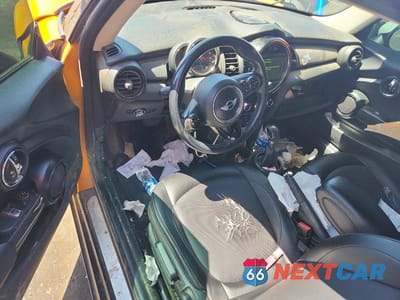 Zdjęcie 8 z 12 samochodu: 2017 MINI COOPER VIN:WMWXP5C34H2G61057 - miniatura