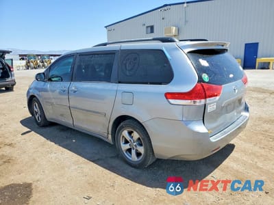 Drugie zdjęcie samochodu z przodu: 2011 TOYOTA SIENNA LE VIN:5TDKK3DC6BS164961 - miniatura
