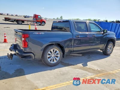 Trzecie zdjęcie samochodu z tyłu: 2020 CHEVROLET SILVERADO K1500 CUSTOM VIN:1GCUYBEF2LZ162019 - miniatura