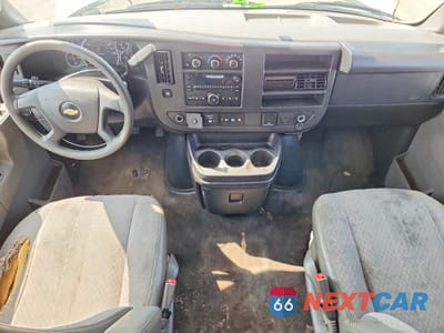 Zdjęcie 8 z 13 samochodu: 2017 CHEVROLET EXPRESS G3500 LT VIN:1GAZGPFG8H1179029 - miniatura