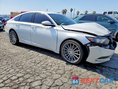 Czwarte zdjęcie samochodu z boku: 2018 HONDA ACCORD SPORT VIN:1HGCV1F35JA170177 - miniatura
