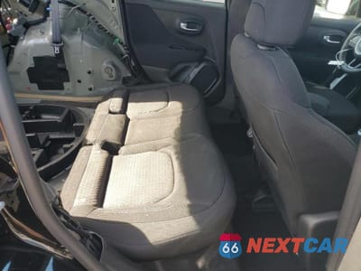 Zdjęcie 11 z 13 samochodu: 2021 JEEP RENEGADE LATITUDE VIN:ZACNJCBB8MPN13447 - miniatura