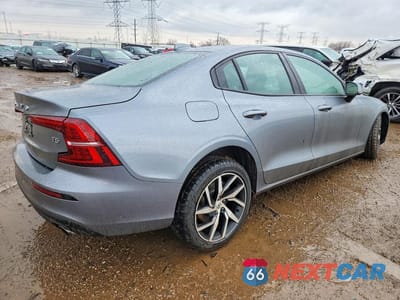 Trzecie zdjęcie samochodu z tyłu: 2020 VOLVO S60 T5 MOMENTUM VIN:7JR102FK4LG046873 - miniatura