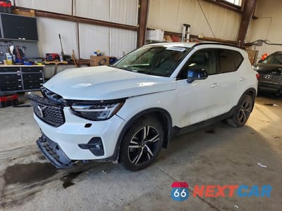 2023 VOLVO XC40 PLUS YV4L12UW8P2096699 - główne zdjęcie licytacji z USA - miniatura