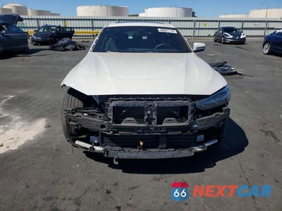 Piąte zdjęcie samochodu w środku: 2024 BMW I4 EDRIVE 35 VIN:WBY43AW08RFS74593 - miniatura