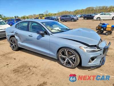 Czwarte zdjęcie samochodu z boku: 2024 VOLVO S60 PLUS VIN:7JRL12TL5RG282444 - miniatura