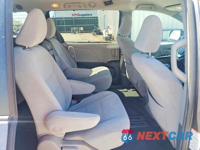Zdjęcie 11 z 13 samochodu: 2016 TOYOTA SIENNA LE 8-PASSENGER VIN:5TDKK3DC6GS699022 - miniatura