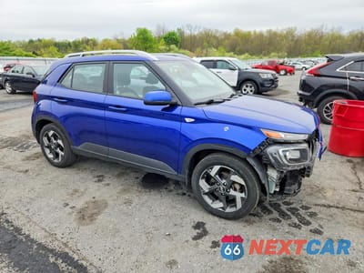 Czwarte zdjęcie samochodu z boku: 2021 HYUNDAI VENUE SEL VIN:KMHRC8A38MU084939 - miniatura