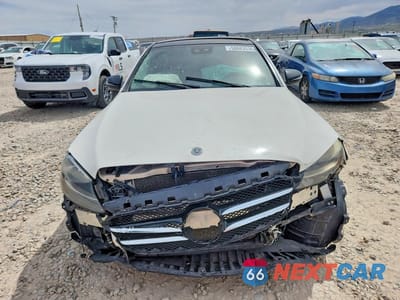 Piąte zdjęcie samochodu w środku: 2017 MERCEDES-BENZ C 300 VIN:55SWF4JB4HU204960 - miniatura
