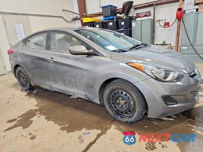 Czwarte zdjęcie samochodu z boku: 2013 HYUNDAI ELANTRA GLS VIN:5NPDH4AEXDH445916 - miniatura