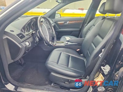 Zdjęcie 7 z 12 samochodu: 2011 MERCEDES-BENZ C 300 4MATIC VIN:WDDGF8BB0BR134120 - miniatura