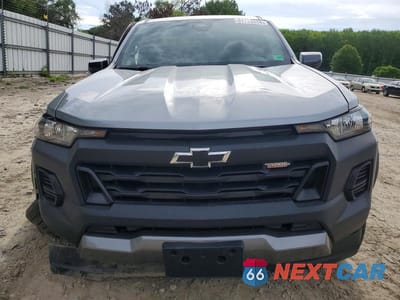Piąte zdjęcie samochodu w środku: 2025 CHEVROLET COLORADO TRAIL BOSS VIN:1GCPTEEK7S1212159 - miniatura