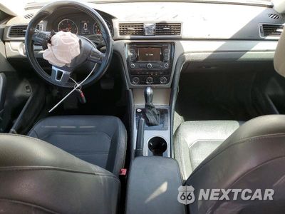 Zdjęcie 8 z 13 samochodu: 2015 VOLKSWAGEN PASSAT SE VIN:1VWBV7A32FC049801 - miniatura