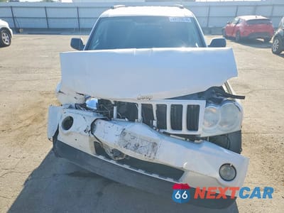 Piąte zdjęcie samochodu w środku: 2005 JEEP GRAND CHEROKEE LAREDO VIN:1J4GS48K35C510980 - miniatura