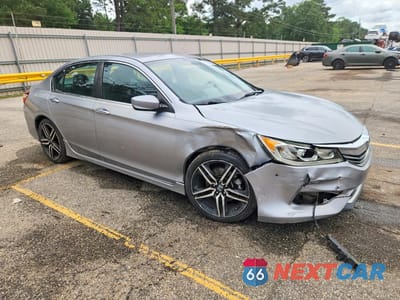 Czwarte zdjęcie samochodu z boku: 2017 HONDA ACCORD SPORT VIN:1HGCR2F51HA270508 - miniatura