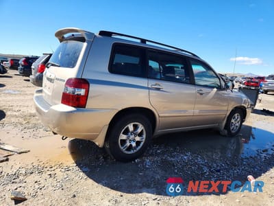 Trzecie zdjęcie samochodu z tyłu: 2004 TOYOTA HIGHLANDER BASE VIN:JTEEP21A640066848 - miniatura