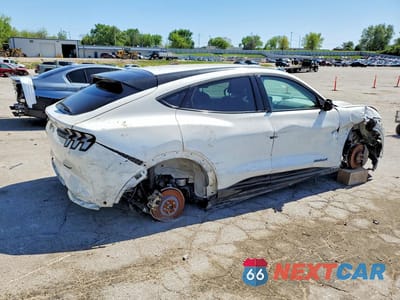 Trzecie zdjęcie samochodu z tyłu: 2024 FORD MUSTANG MACH-E VIN:3FMTK3SU3RMA04686 - miniatura