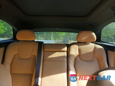 Zdjęcie 10 z 13 samochodu: 2019 VOLVO XC60 T5 MOMENTUM VIN:LYV102DK7KB205378 - miniatura
