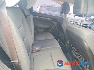 Zdjęcie 11 z 13 samochodu: 2013 KIA SORENTO LX VIN:5XYKT3A65DG325117 - miniatura