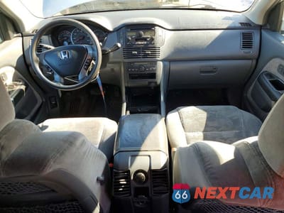 Zdjęcie 8 z 13 samochodu: 2004 HONDA PILOT EX VIN:2HKYF18464H514233 - miniatura