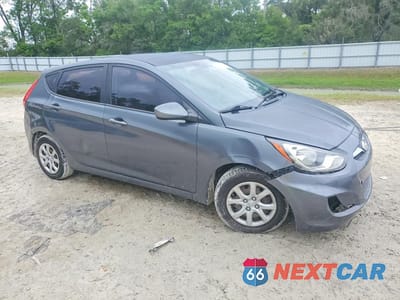 Czwarte zdjęcie samochodu z boku: 2013 HYUNDAI ACCENT GS VIN:KMHCT5AE9DU083952 - miniatura