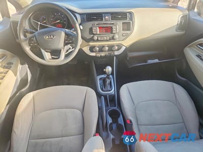 Zdjęcie 8 z 12 samochodu: 2015 KIA RIO 5-DOOR LX VIN:KNADM5A38F6515486 - miniatura