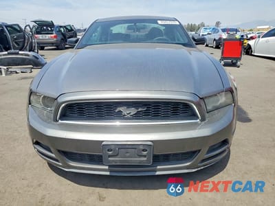 Piąte zdjęcie samochodu w środku: 2013 FORD MUSTANG VIN:1ZVBP8AM5D5259528 - miniatura