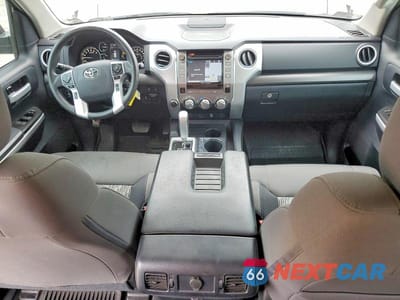 Zdjęcie 8 z 12 samochodu: 2018 TOYOTA TUNDRA SR5 VIN:5TFDW5F11JX775977 - miniatura