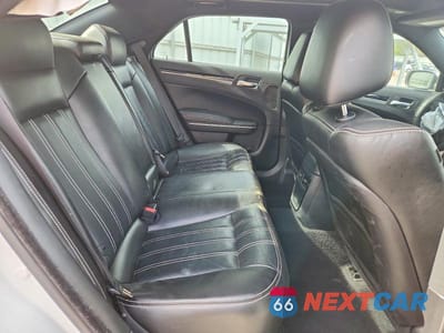 Zdjęcie 10 z 12 samochodu: 2023 CHRYSLER 300 S VIN:2C3CCABG2PH537712 - miniatura