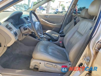 Zdjęcie 7 z 13 samochodu: 2002 HONDA ACCORD EX VIN:1HGCG165X2A003732 - miniatura