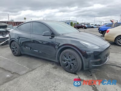 Czwarte zdjęcie samochodu z boku: 2024 TESLA MODEL Y VIN:7SAYGDED2RF166913 - miniatura