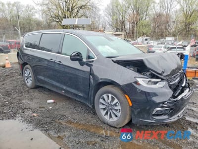 Czwarte zdjęcie samochodu z boku: 2025 CHRYSLER PACIFICA HYBRID SELECT VIN:2C4RC1S78SR572084 - miniatura