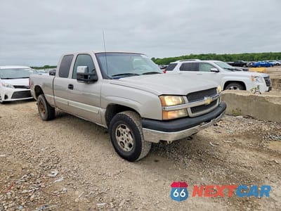Czwarte zdjęcie samochodu z boku: 2004 CHEVROLET SILVERADO K1500 VIN:1GCEK19T84E306763 - miniatura