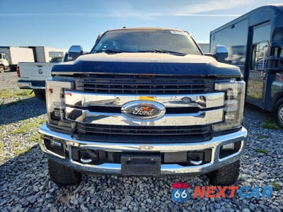 Piąte zdjęcie samochodu w środku: 2017 FORD F250 SUPER DUTY VIN:1FT7W2BTXHEC40851 - miniatura