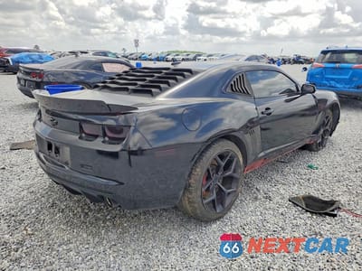 Trzecie zdjęcie samochodu z tyłu: 2010 CHEVROLET CAMARO SS VIN:2G1FJ1EJ0A9131072 - miniatura