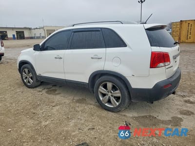 Drugie zdjęcie samochodu z przodu: 2013 KIA SORENTO EX VIN:5XYKUDA26DG411052 - miniatura