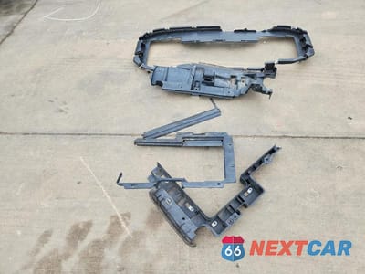 Zdjęcie 13 z 14 samochodu: 2019 GMC YUKON XL K1500 SLE 4WD VIN:1GKS2FKCXKR328526 - miniatura