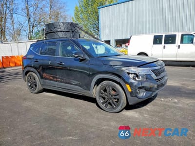 Czwarte zdjęcie samochodu z boku: 2022 KIA SELTOS S VIN:KNDEU2AA9N7262451 - miniatura