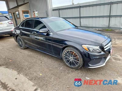 Czwarte zdjęcie samochodu z boku: 2015 MERCEDES-BENZ C 300 4MATIC VIN:55SWF4KB7FU020639 - miniatura