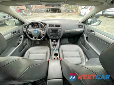 Zdjęcie 9 z 13 samochodu: 2017 VOLKSWAGEN JETTA SE VIN:3VWB67AJ5HM364931 - miniatura