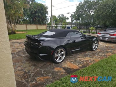 Czwarte zdjęcie samochodu z boku: 2020 CHEVROLET CAMARO SS VIN:1G1FH3D78L0114644 - miniatura