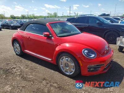 Czwarte zdjęcie samochodu z boku: 2018 VOLKSWAGEN BEETLE S VIN:3VW5DAAT5JM505598 - miniatura
